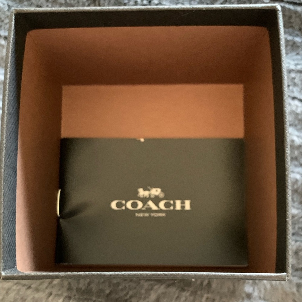Coach Heart Perry Brown Leather Vintage Watch - New With Box - Picture 5 of 10